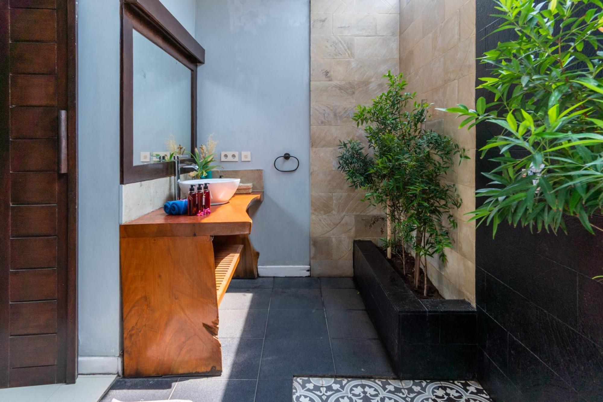 Bale Sampan Boutique Bungalows กีลีตราวางัน ภายนอก รูปภาพ